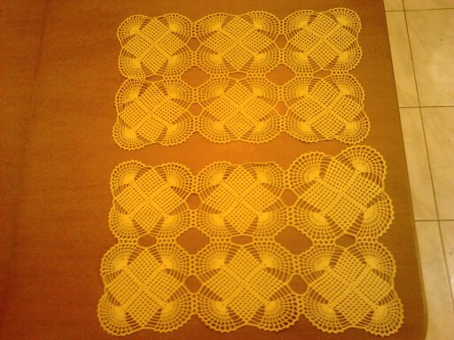 Χειροποίητο πλεκτό σεμέν Handmade knitted set with tablecloth